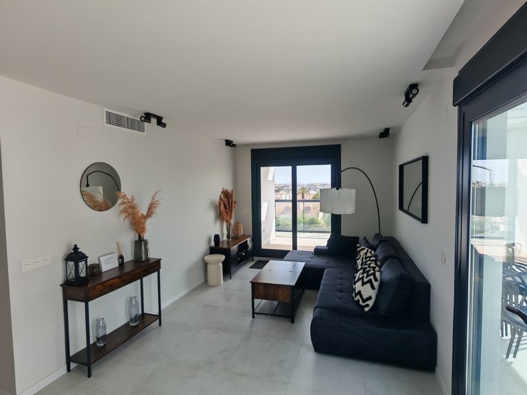 Apartment for Sale in Mil Palmeras, Alicante 2
