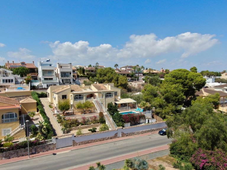 Villa for Sale in Torrevieja, Alicante 1