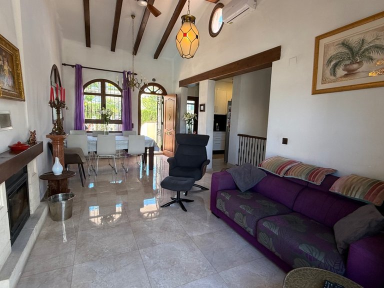 Villa for Sale in Villamartin, Alicante 6