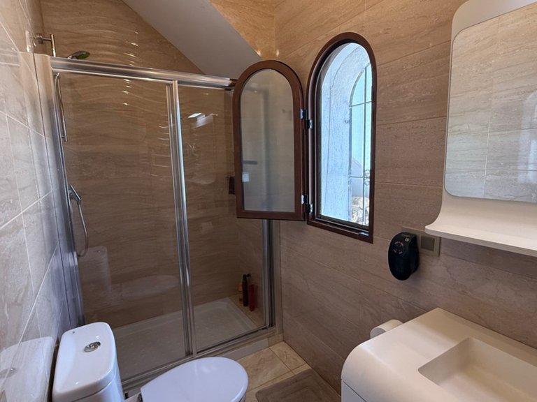 Villa for Sale in Villamartin, Alicante 17