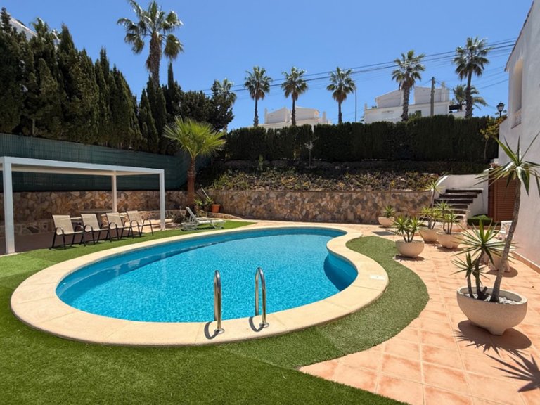 Villa for Sale in Villamartin, Alicante 25