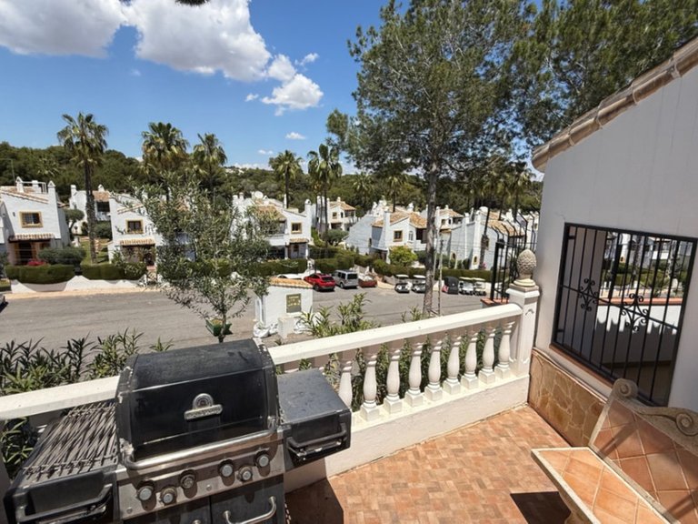 Villa for Sale in Villamartin, Alicante 32