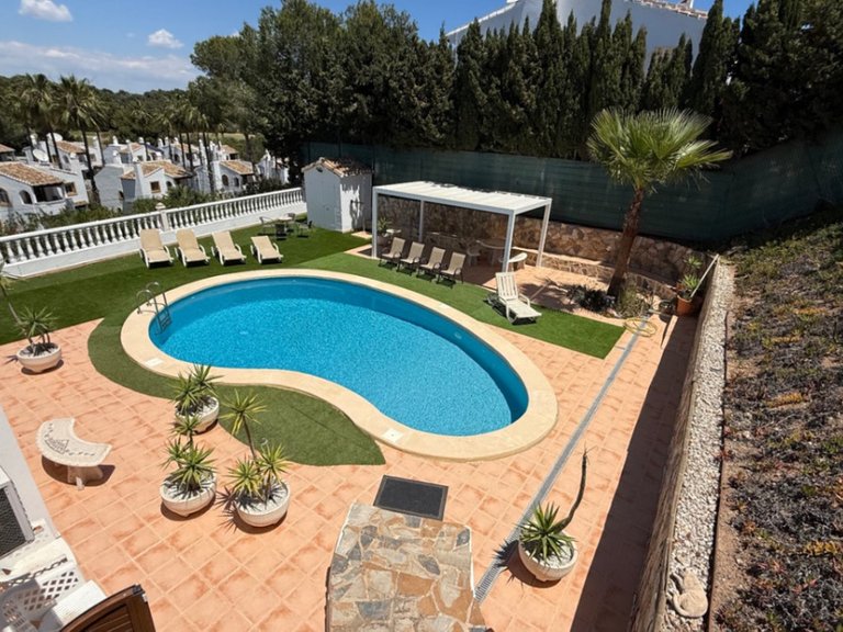 Villa for Sale in Villamartin, Alicante 36