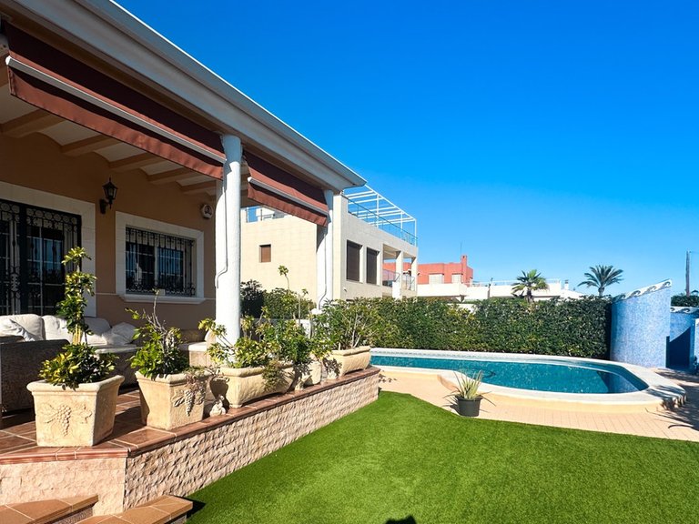 Villa for Sale in Torrevieja, Alicante 3