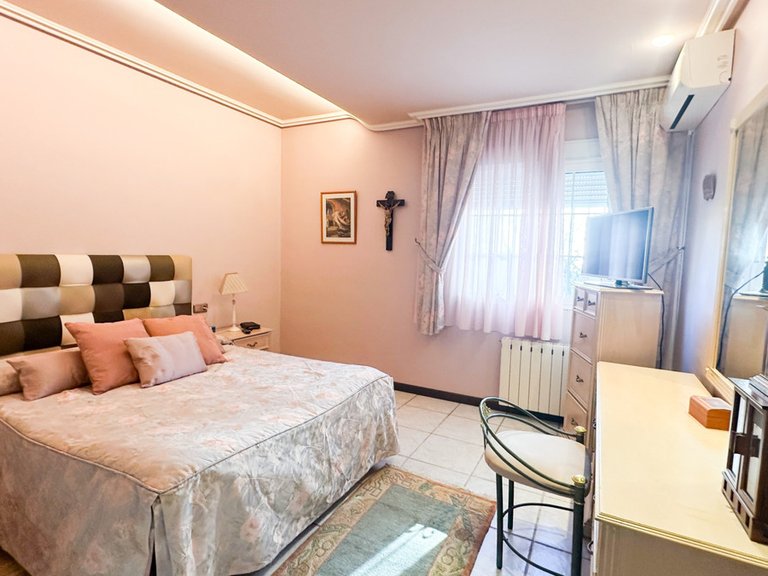 Villa for Sale in Torrevieja, Alicante 23