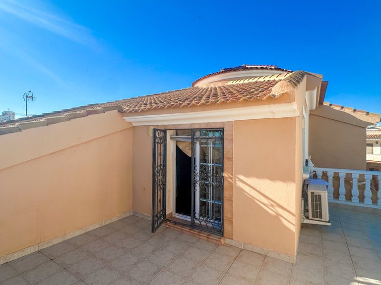 Villa for Sale in Torrevieja, Alicante 42