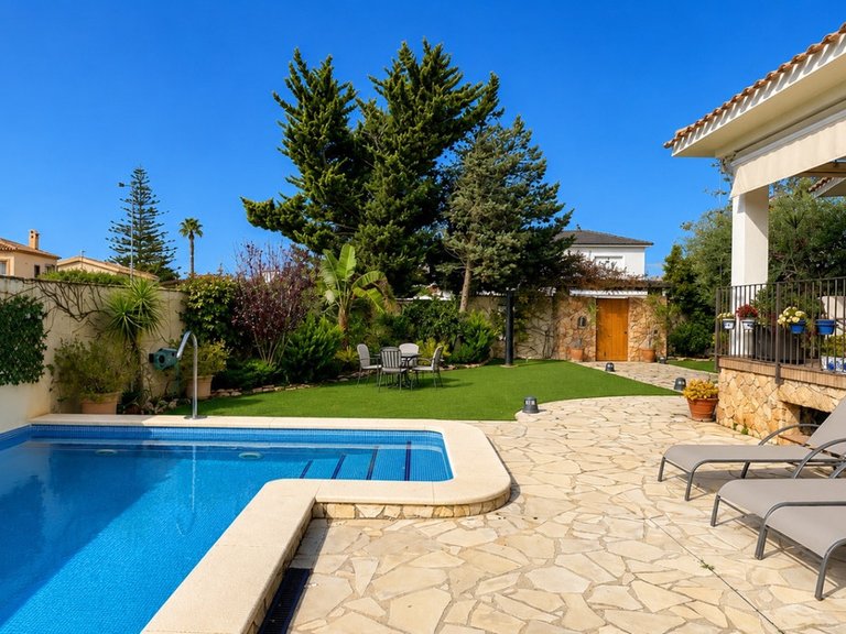 Villa for Sale in Campoamor, Alicante 4