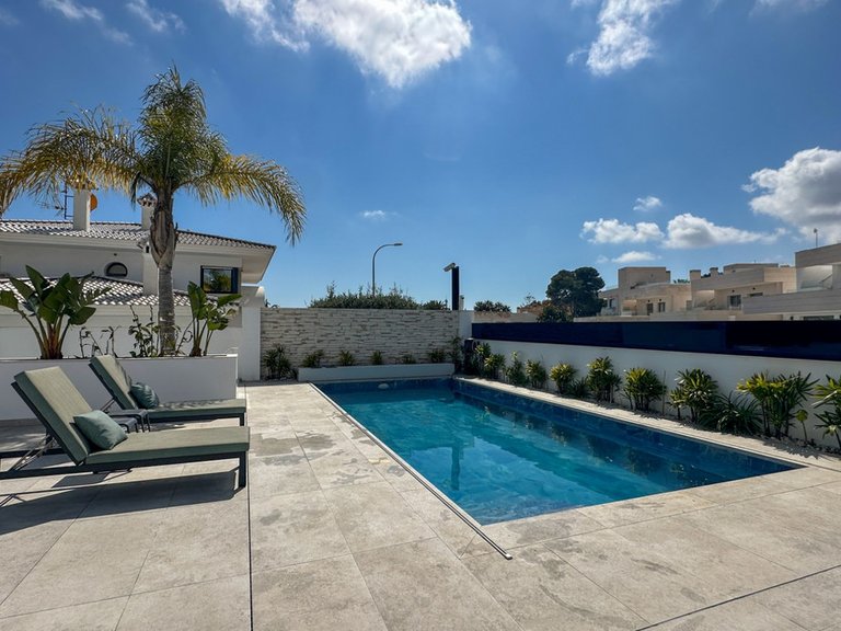 Villa for Sale in Villamartin, Alicante 6