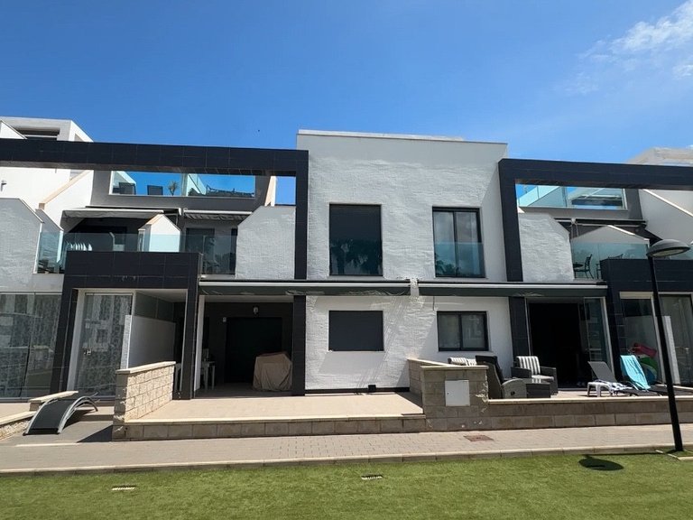 Apartment for Sale in La Zenia, Alicante 31