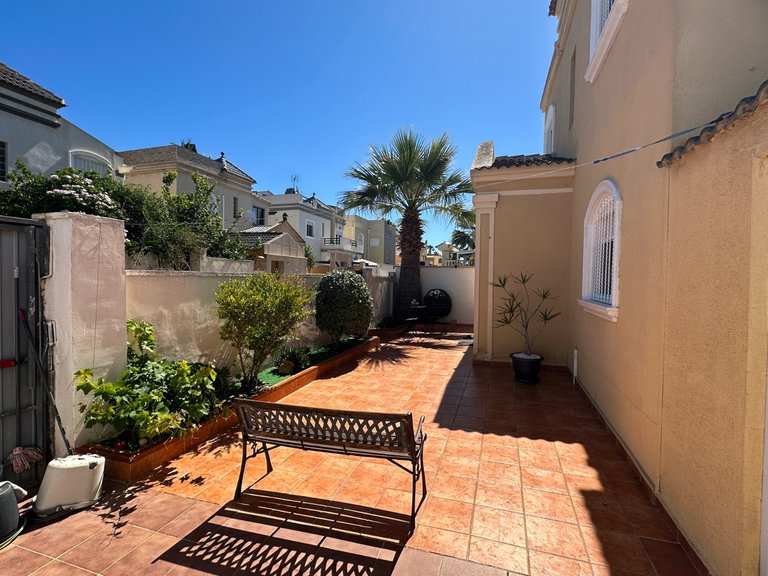 Villa for Sale in Torrevieja, Alicante 32