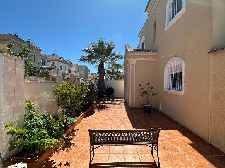Villa for Sale in Torrevieja, Alicante 33