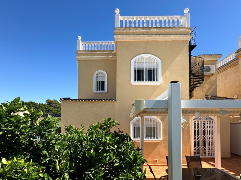 Villa for Sale in Torrevieja, Alicante 34
