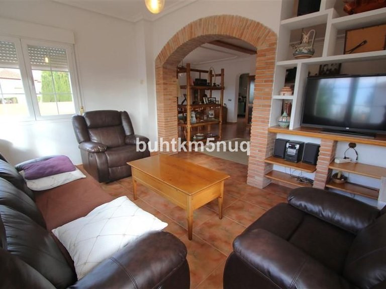 Villa for Sale in Pinoso, Alicante 2
