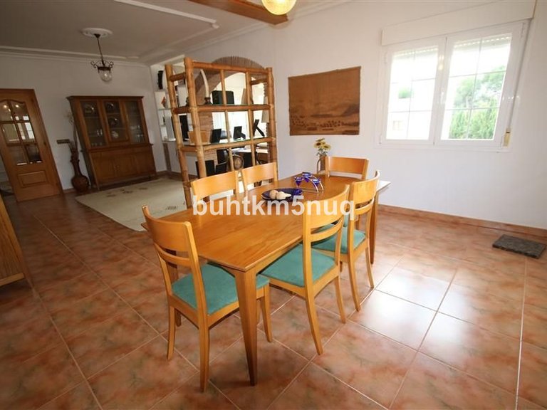 Villa for Sale in Pinoso, Alicante 3