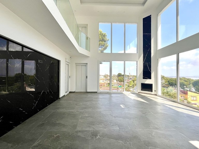 Villa for Sale in Los Balcones, Alicante 4