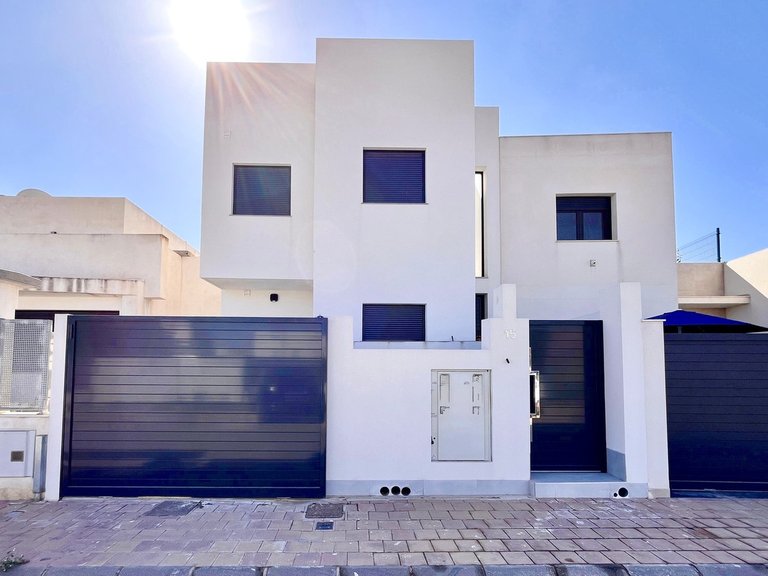 Villa for Sale in San Pedro Del Pinatar, Murcia 1