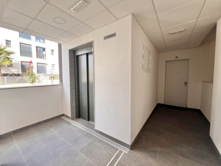 Apartment for Sale in Villamartin, Alicante 32