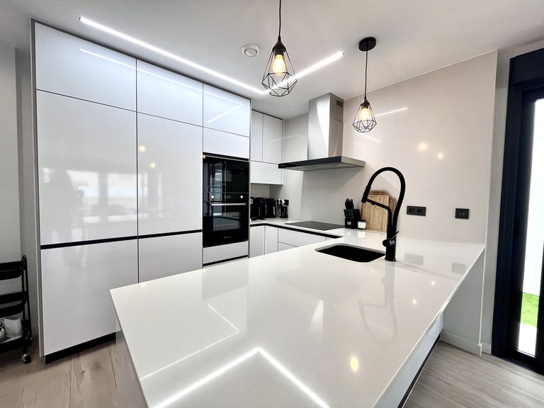 Villa for Sale in Punta Prima, Alicante 5