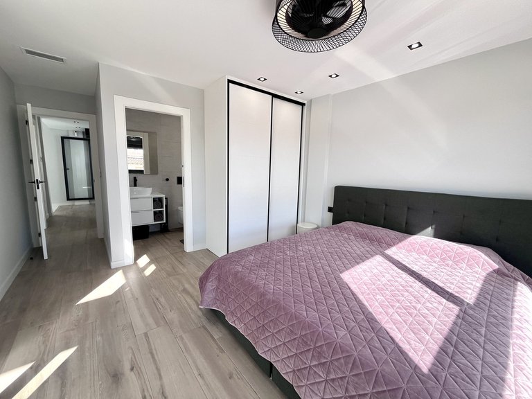 Villa for Sale in Punta Prima, Alicante 12