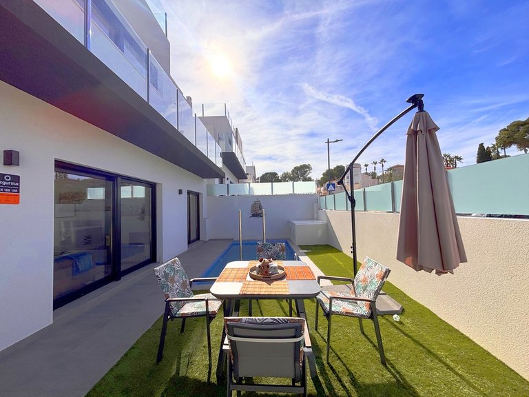 Villa for Sale in Villamartin, Alicante 9