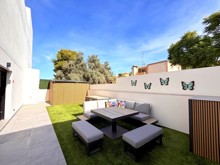 Villa for Sale in Villamartin, Alicante 10