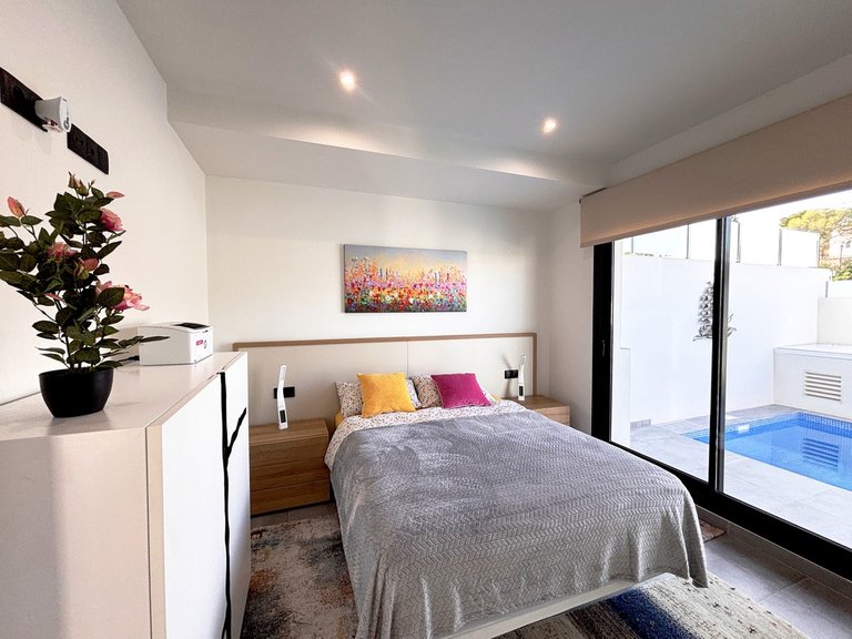 Villa for Sale in Villamartin, Alicante 17