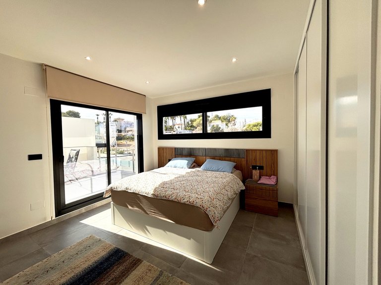 Villa for Sale in Villamartin, Alicante 22