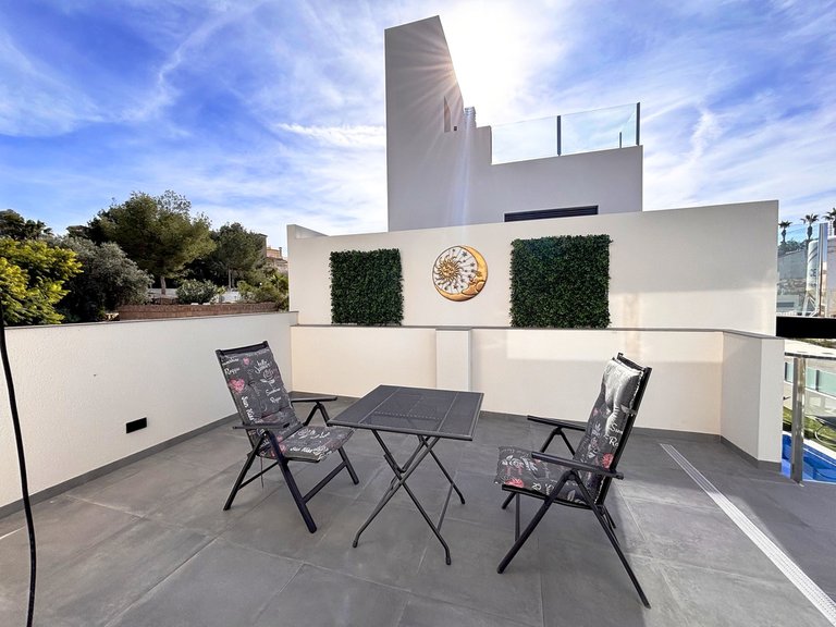 Villa for Sale in Villamartin, Alicante 27