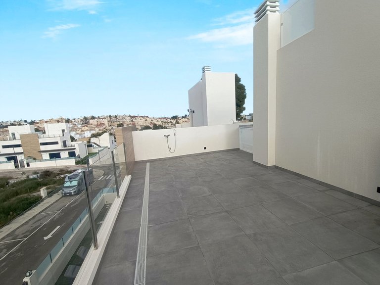 Villa for Sale in Villamartin, Alicante 29