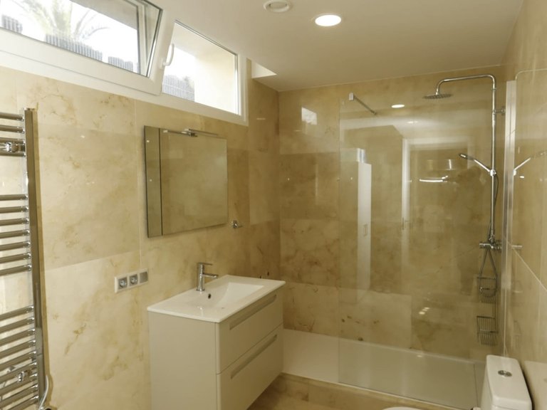 Villa for Sale in La Zenia, Alicante 25
