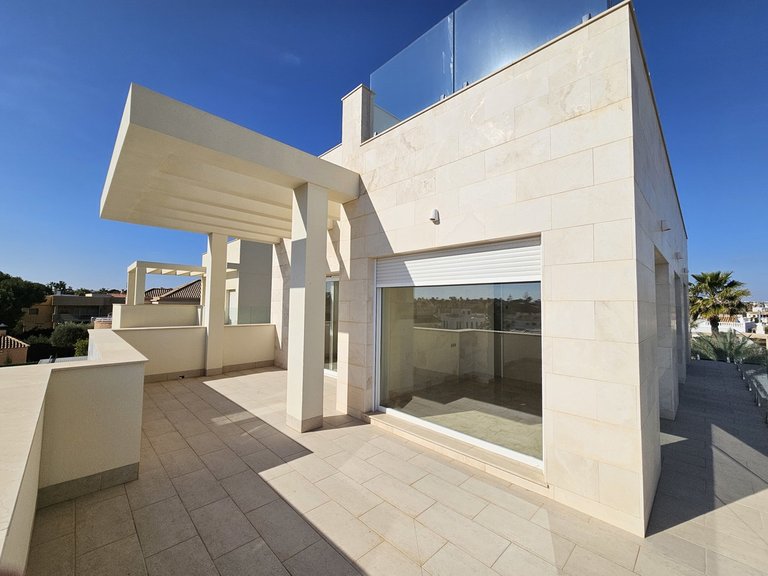 Villa for Sale in La Zenia, Alicante 31