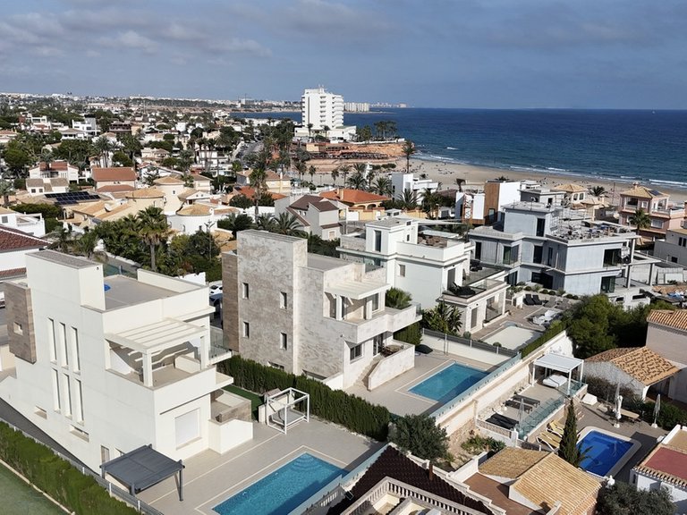 Villa for Sale in La Zenia, Alicante 39