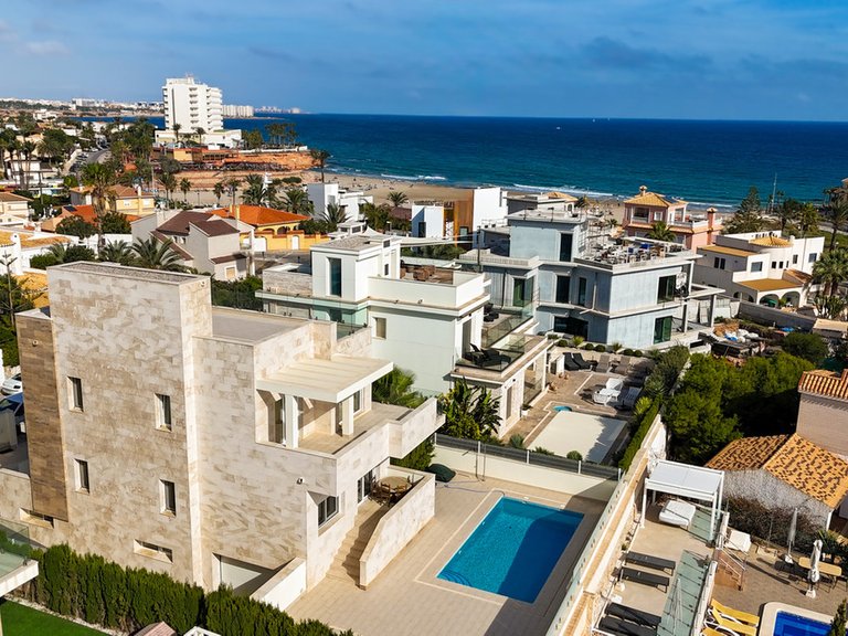 Villa for Sale in La Zenia, Alicante 40