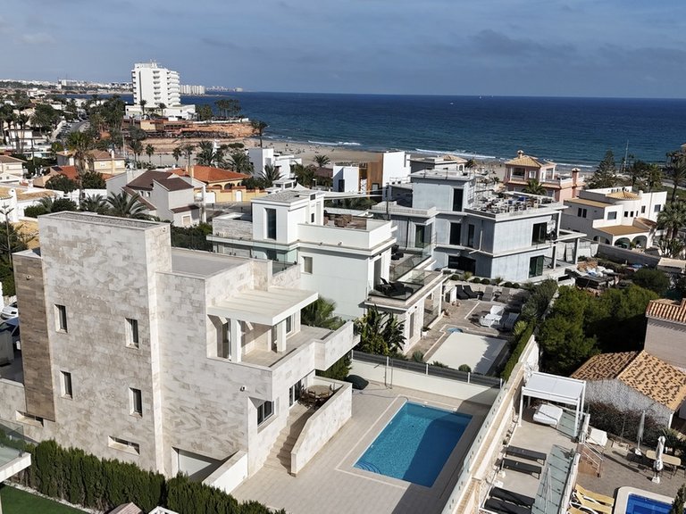 Villa for Sale in La Zenia, Alicante 41
