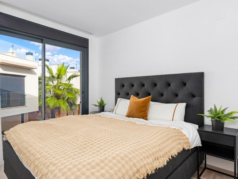 Villa for Sale in Cabo Roig, Alicante 7