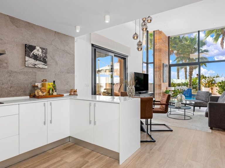 Villa for Sale in Cabo Roig, Alicante 8