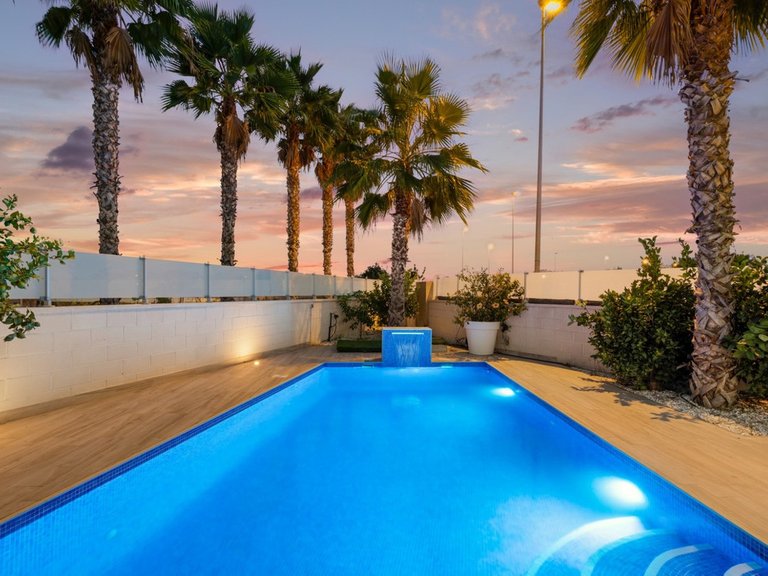 Villa for Sale in Cabo Roig, Alicante 14