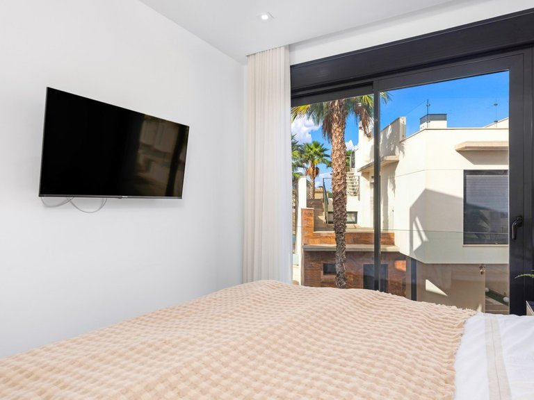 Villa for Sale in Cabo Roig, Alicante 21