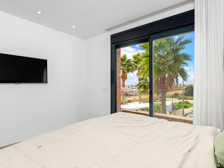 Villa for Sale in Cabo Roig, Alicante 36