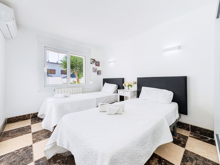 Villa for Sale in Campoamor, Alicante 16