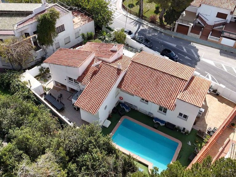 Villa for Sale in Campoamor, Alicante 37