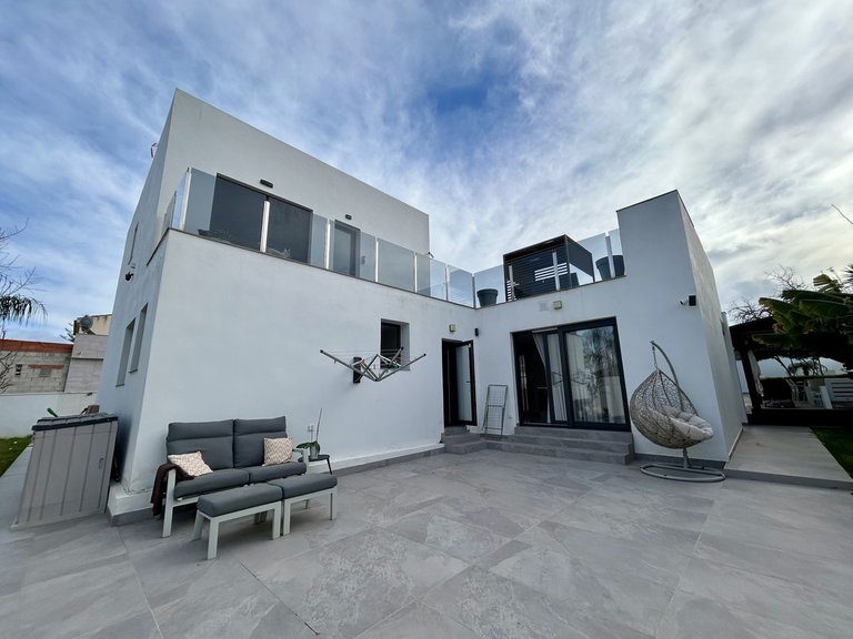 Villa for Sale in Los Balcones, Alicante 20