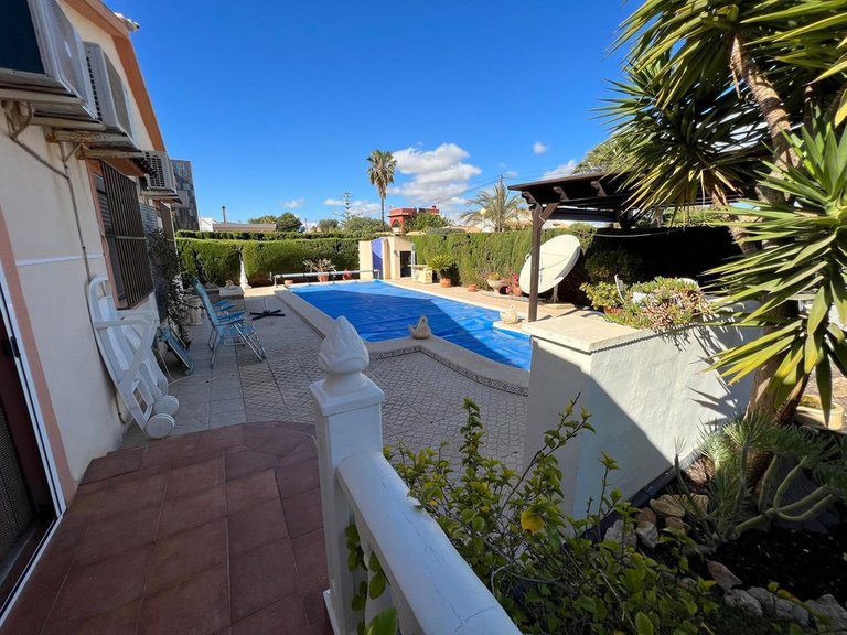 Villa for Sale in Cabo Roig, Alicante 16