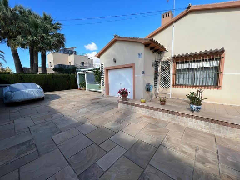 Villa for Sale in Cabo Roig, Alicante 26