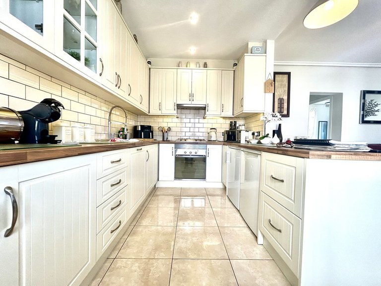 Villa for Sale in Villamartin, Alicante 7