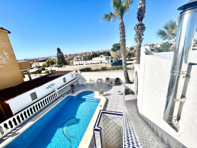 Villa for Sale in Villamartin, Alicante 27