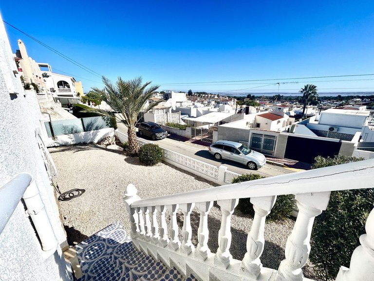 Villa for Sale in Villamartin, Alicante 33