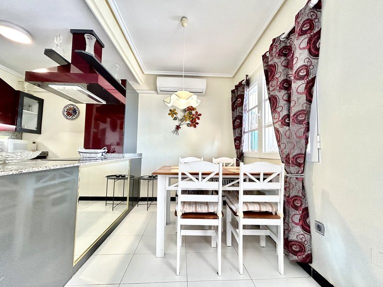 Apartment for Sale in Los Altos, Alicante 12