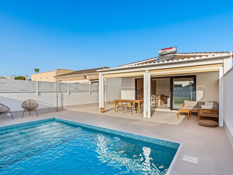 Villa for Sale in Torrevieja, Alicante 1
