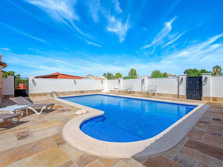 Country House for Sale in Almoradi, Alicante 47
